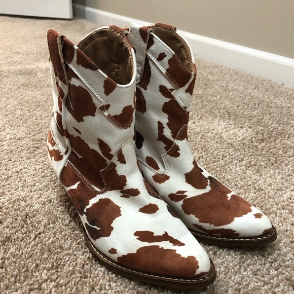 Cowhide Booties - Picture 3 of 3